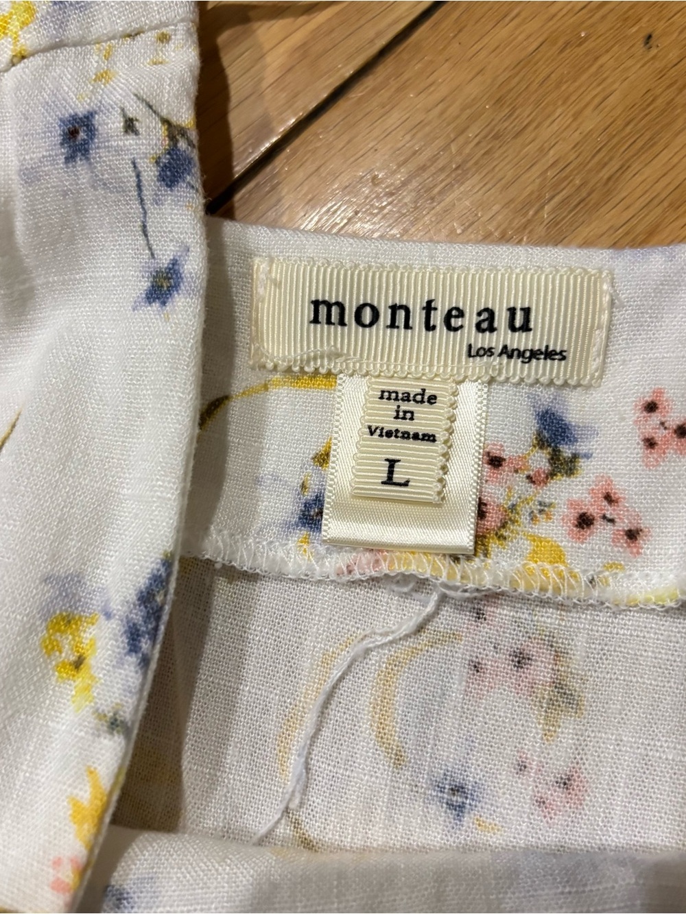 Floral Button-Front White Mini Dress - Picture 3 of 5